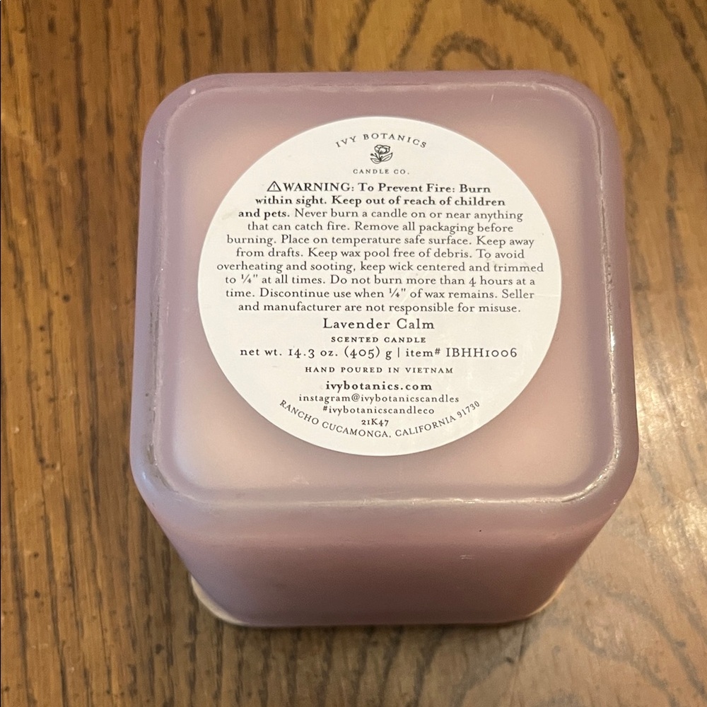 Ivy Botanics Candle Co. Lavender‎ Calm scented candle - Picture 7 of 7